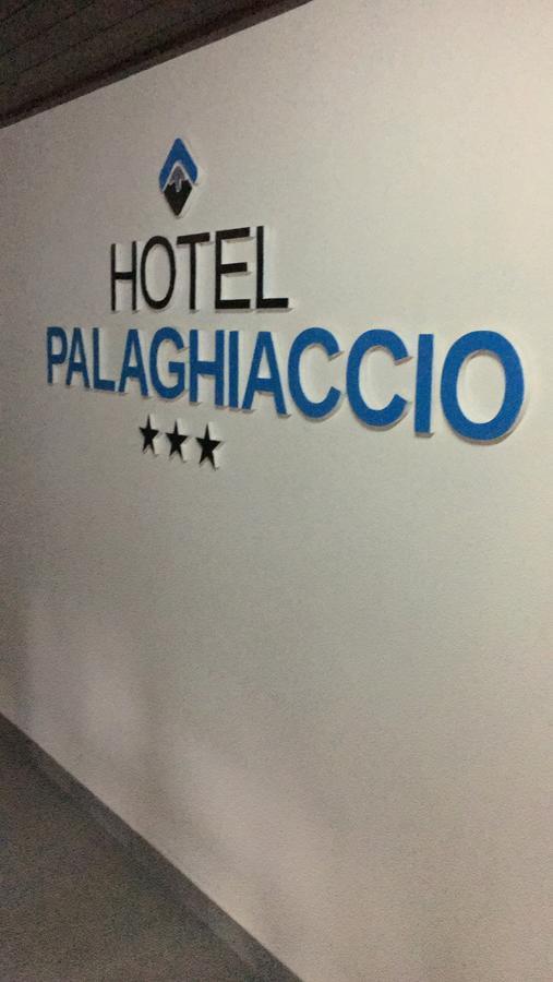 Hotel Palaghiaccio Cotronei Ngoại thất bức ảnh